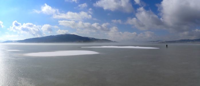 Mlha se začíná rozpouštět.