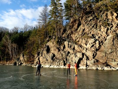 U skal na Trnávce – mezinárodní společenství bruslařů – Češi, Holanďani a Švéd