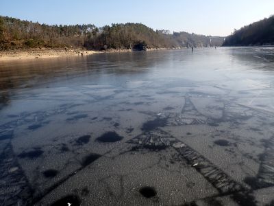 Led na Orlíku opravdu kouzlí.
