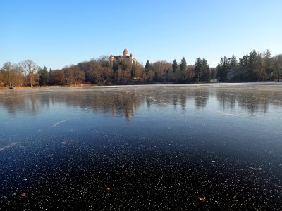 Uprostřed Konopišťského rybníka téměř nikdo nebruslil.