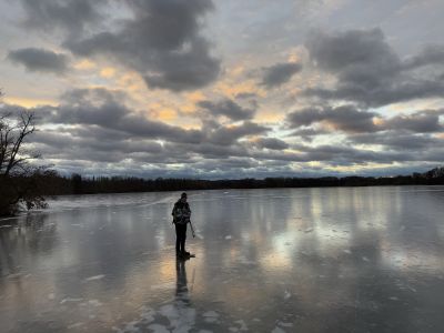 Zrcadlo na jihovýchodní straně Buzického rybníka