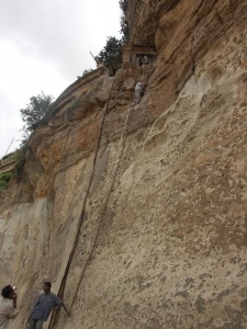 Jediný přístup do kláštera Debre Damo - 18 metrové lano