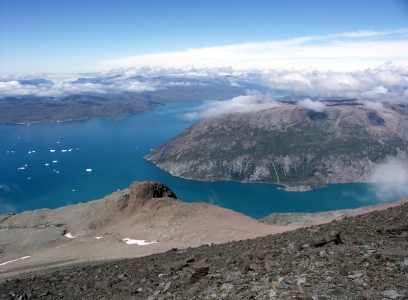Odpoledne se mraky roztrhaly a objevily se kouzelne pohledy na fjordy