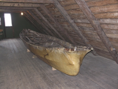 a na těchto velkých kožených lodích připluli Eskymáci do Grónska
