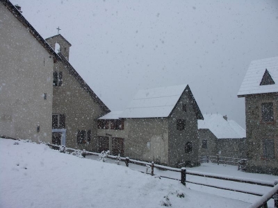 K chatě Refuge de la Madone de Fenestre přišla opravdová zima