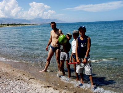 jezero Issyk Kul v 1600 m.n.m.