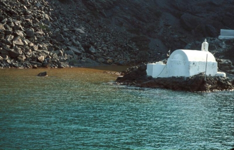 Santorini - horka voda v mori
