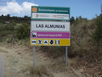 Las Almunias - povsimnete si znacky vpravo dole