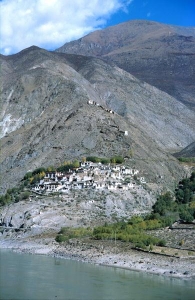 Vesnice v údolí Brahmaputry