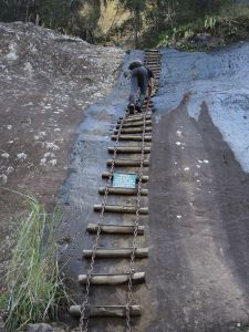 Je nutné tunel obejít - Jihoafrická Via Ferrata