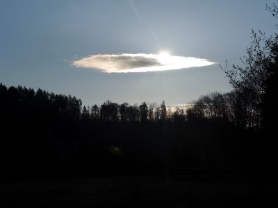 Slunce schované za Ufem