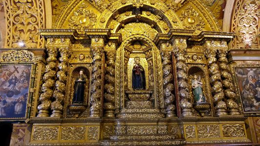 Iglesia de la Compañía de Jesus - nádherná zlatá výzdoba