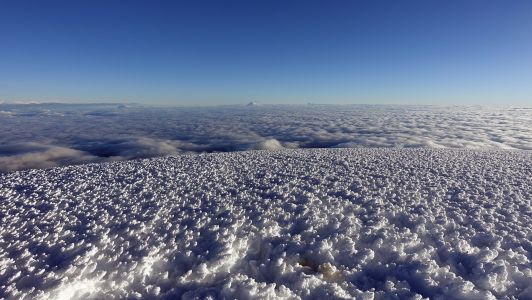 Cotopaxi vykukuje z mraků