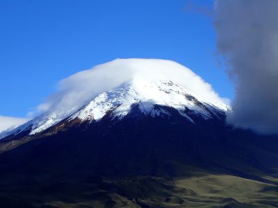 Cotopaxi obalená navátými mraky