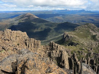Pohled na krajinu Overland treku z Craddle Mountain