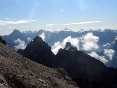Pohled na Slovinské Julky - zleva Mangart, Jalovec a Triglav