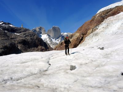 Vstupujeme na ledovec Marconi, v pozadí Cerro Piergiorgio