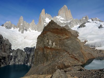 Laguna de los Tres je o tři sta metrů výše než Laguna Sucia, v pozadí Fitz Roy.