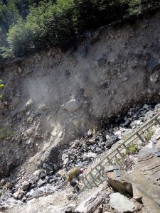 Strž pod Cerro Ostrava překonáváme pomocí žebříků